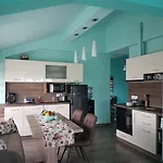 Deluxe Aquamarine Daire